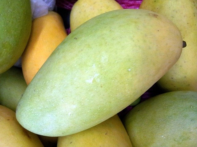 Raw Mango (Thothapuri) 1kg